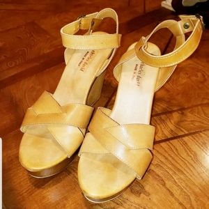 CHARLES DAVID Brown Tan Leather Open Toe Platform